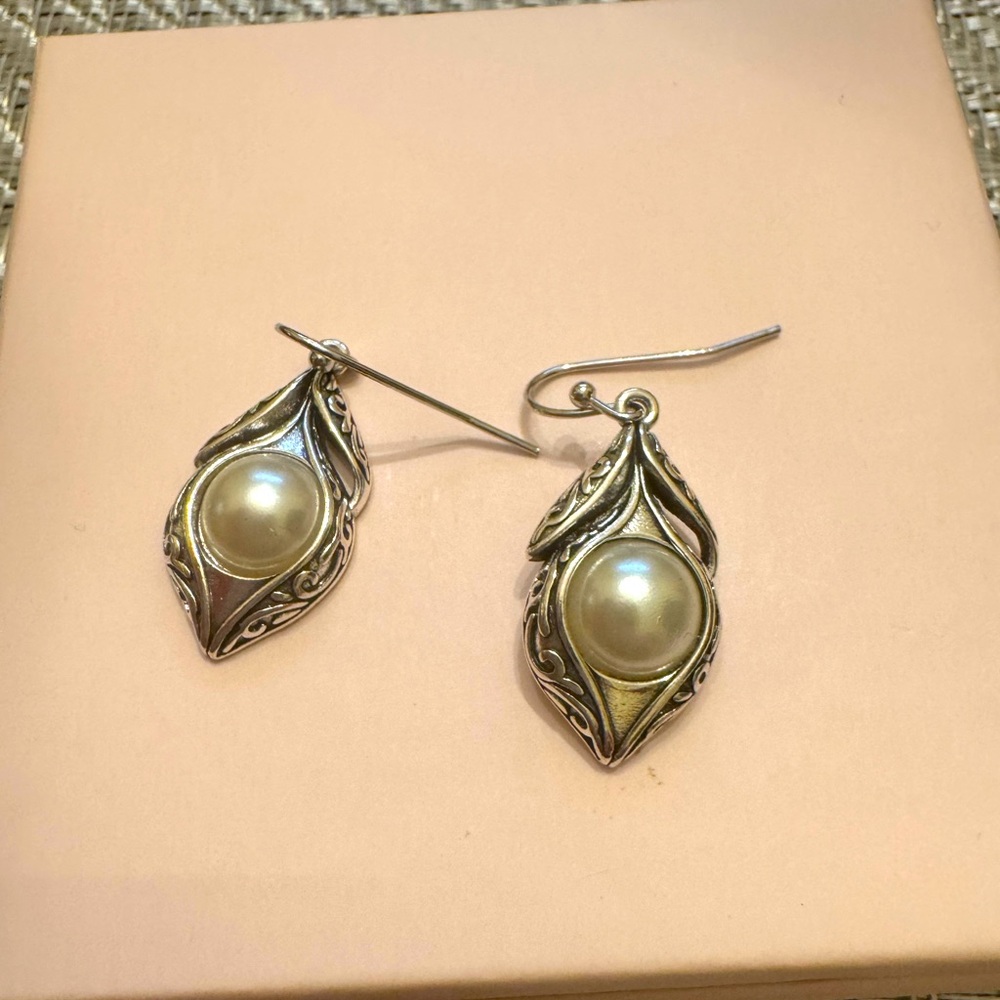 Vintage Silver Teardrop Earrings with Creamy Pearls